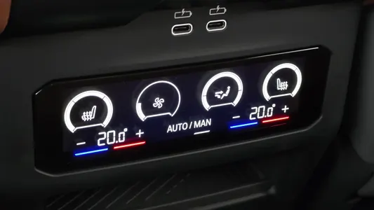 BMW 5 Series (G60) 530i xDrive M 2025 8