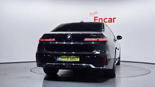 BMW 7 Series (G70) 740i xDrive M 2025 4