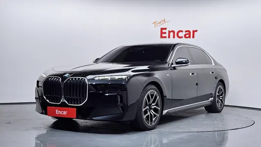 BMW 7 Series (G70) 740i xDrive M 2025