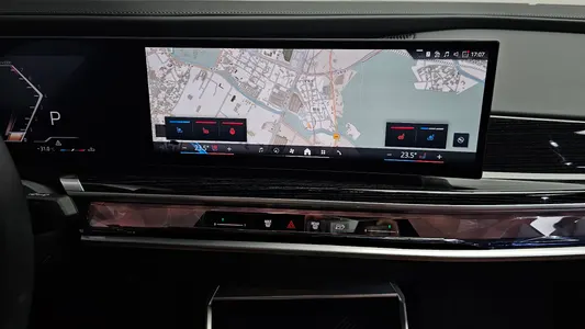BMW 7 Series (G70) 740i xDrive M 2025 14