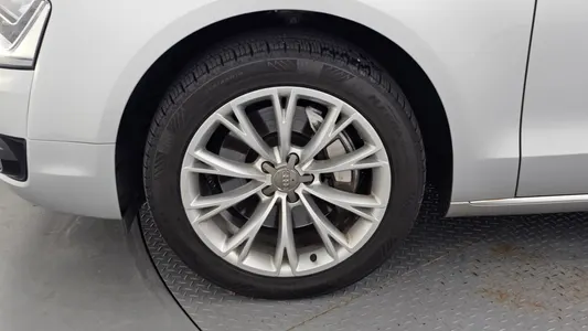 Audi A8 3.0 TDI LWB 2013 5