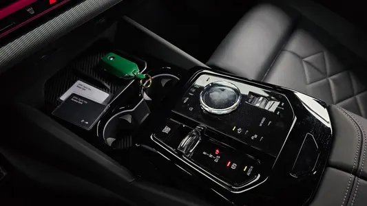 BMW 5 Series (G60) 530i xDrive M 2025 8