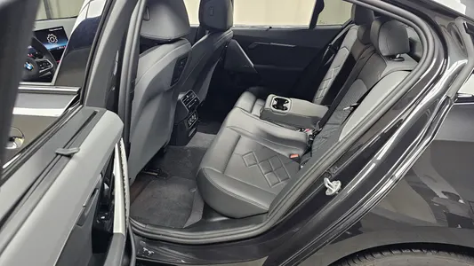 BMW 5 Series (G60) 530i xDrive M 2025 10