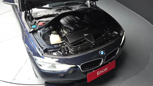 BMW 3 Series (F30) 320d 2017 6