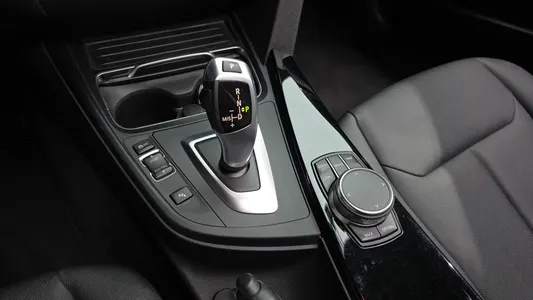 BMW 3 Series (F30) 320d 2017 9