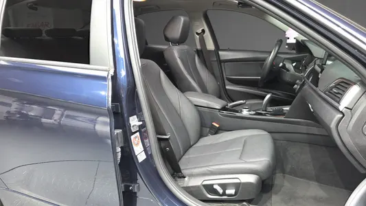 BMW 3 Series (F30) 320d 2017 12