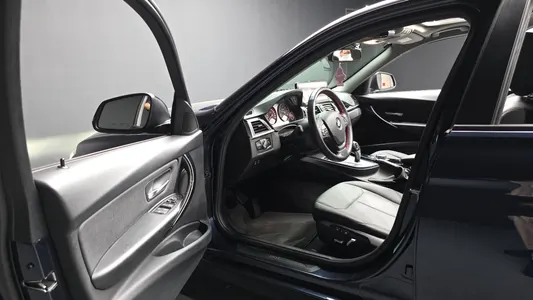 BMW 3 Series (F30) 320d 2017 10