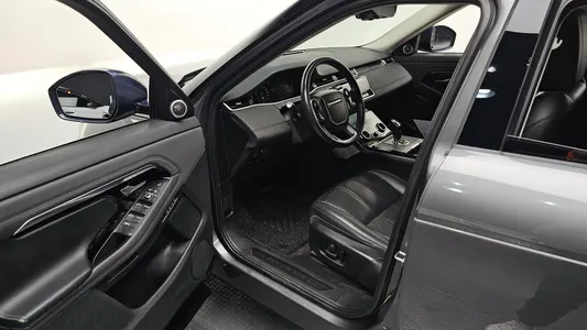Land Rover 2 D180 SE 2020 9
