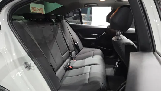 BMW 3 Series (F30) 320d 2017 11