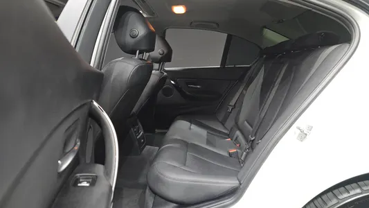 BMW 3 Series (F30) 320d 2017 12