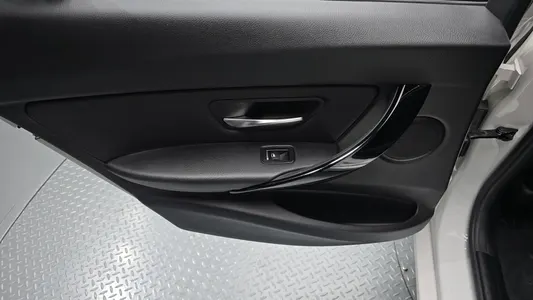 BMW 3 Series (F30) 320d 2017 25