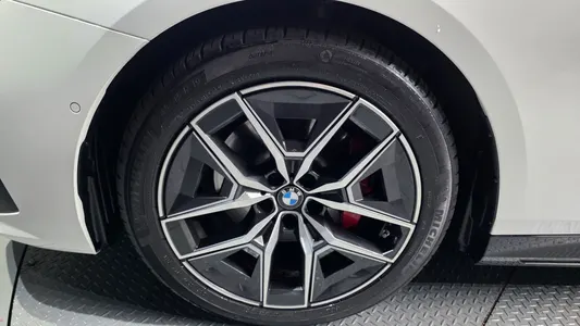 BMW 5 Series (G60) 520i 2024 5