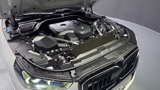 BMW 5 Series (G60) 520i 2024 6