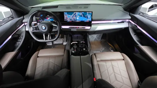 BMW 5 Series (G60) 520i 2024 7