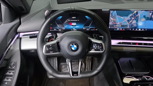 BMW 5 Series (G60) 520i 2024 13