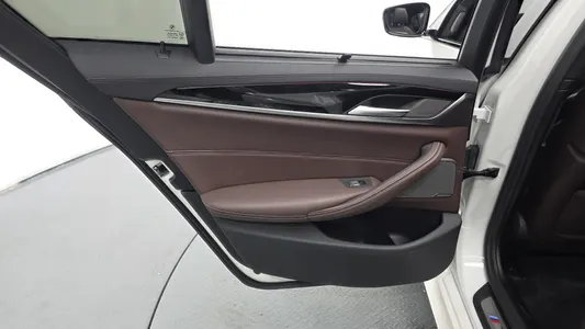 BMW 5 Series (G30) 530i M 2023 25