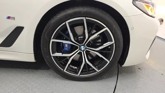 BMW 5 Series (G30) 530i M 2023 21