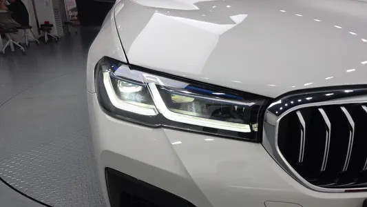 BMW 5 Series (G30) 530i M 2023 22