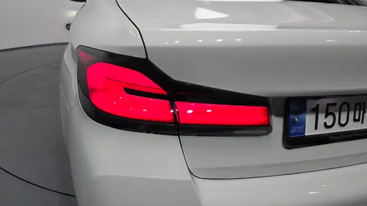 BMW 5 Series (G30) 530i M 2023 23