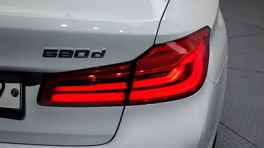 BMW 5 Series (G30) 520d 2017 23