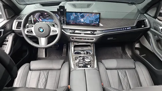 BMW X7 (G07) xDrive 40i M 7 2025 7