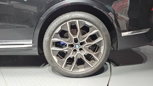 BMW X7 (G07) xDrive 40i M 7 2025 21