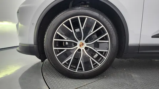 Porsche EV 4 2025 5
