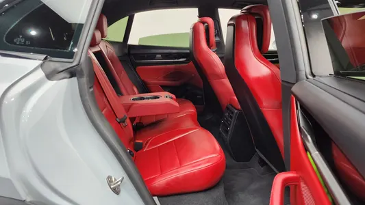 Porsche EV 4 2025 11