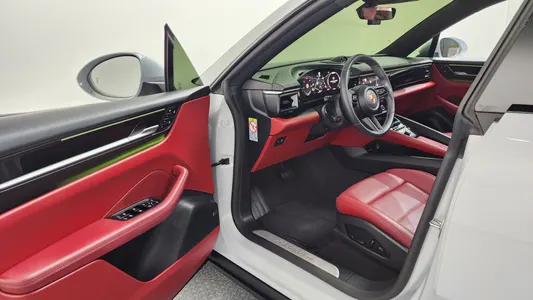 Porsche EV 4 2025 10