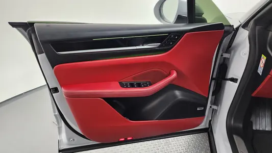 Porsche EV 4 2025 24