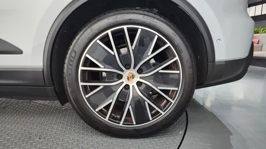 Porsche EV 4 2025 21