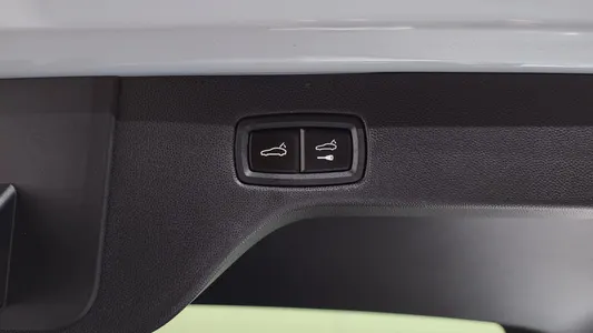 Porsche EV 4 2025 32