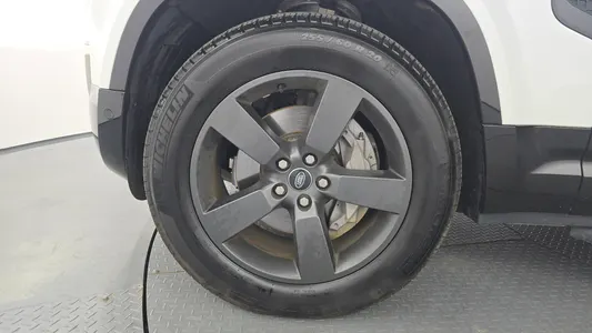 Land Rover (L663) 110 D300 X- HSE 2024 5