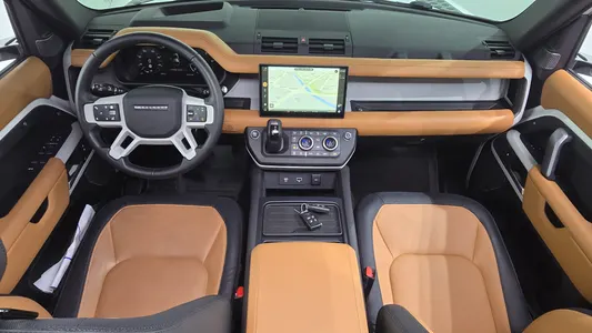 Land Rover (L663) 110 D300 X- HSE 2024 7
