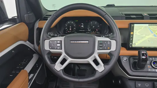Land Rover (L663) 110 D300 X- HSE 2024 15