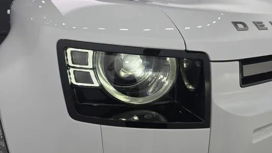 Land Rover (L663) 110 D300 X- HSE 2024 22