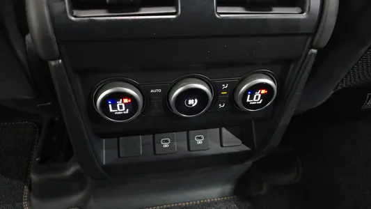 Land Rover (L663) 110 D300 X- HSE 2024 27