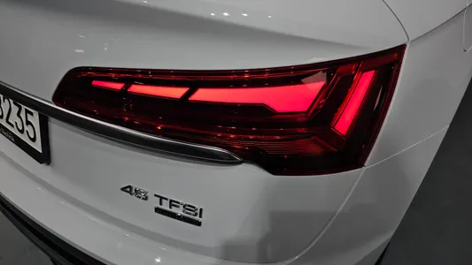 Audi Q5 (FY) 45 TFSI 2024 23
