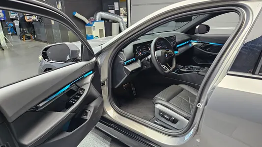 BMW 5 Series (G60) 530i xDrive M 2025 10