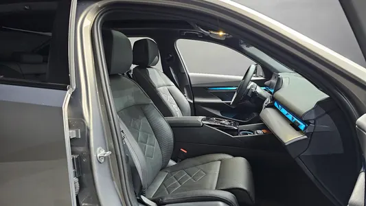 BMW 5 Series (G60) 530i xDrive M 2025 26