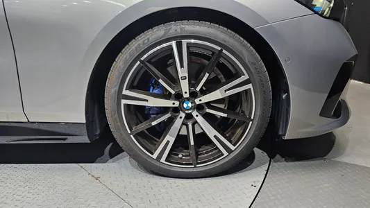BMW 5 Series (G60) 530i xDrive M 2025 21