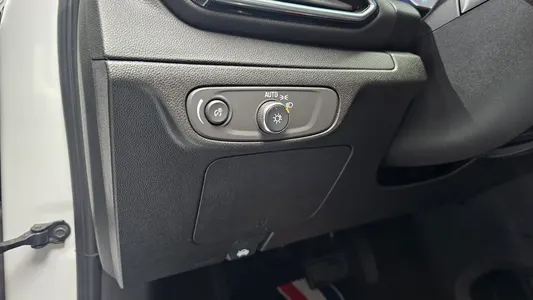 Chevrolet EUV 2022 16