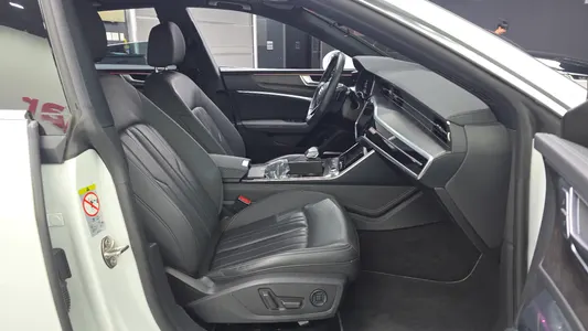 Audi A7 (4K) 45 TDI 2020 11