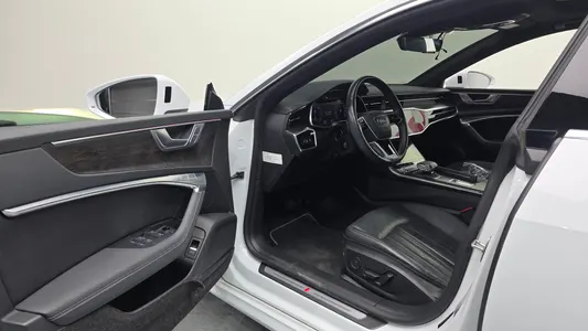 Audi A7 (4K) 45 TDI 2020 10