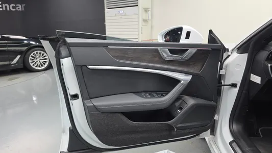 Audi A7 (4K) 45 TDI 2020 24