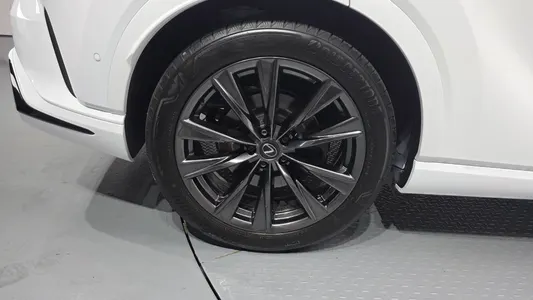 Lexus RX500h 5 F-Sport 2024 5