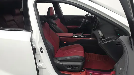 Lexus RX500h 5 F-Sport 2024 27