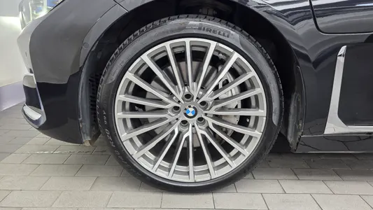 BMW 7 Series (G11) 745Le i 2021 5