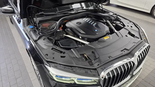 BMW 7 Series (G11) 745Le i 2021 6