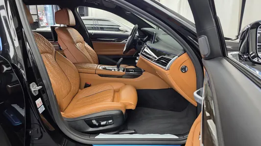BMW 7 Series (G11) 745Le i 2021 11